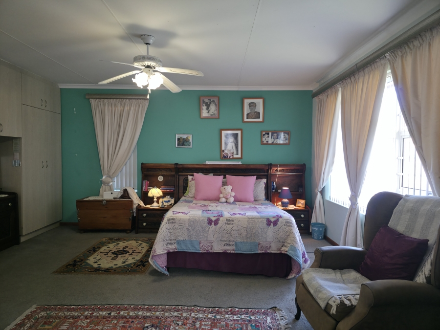 3 Bedroom Property for Sale in Wavecrest Eastern Cape